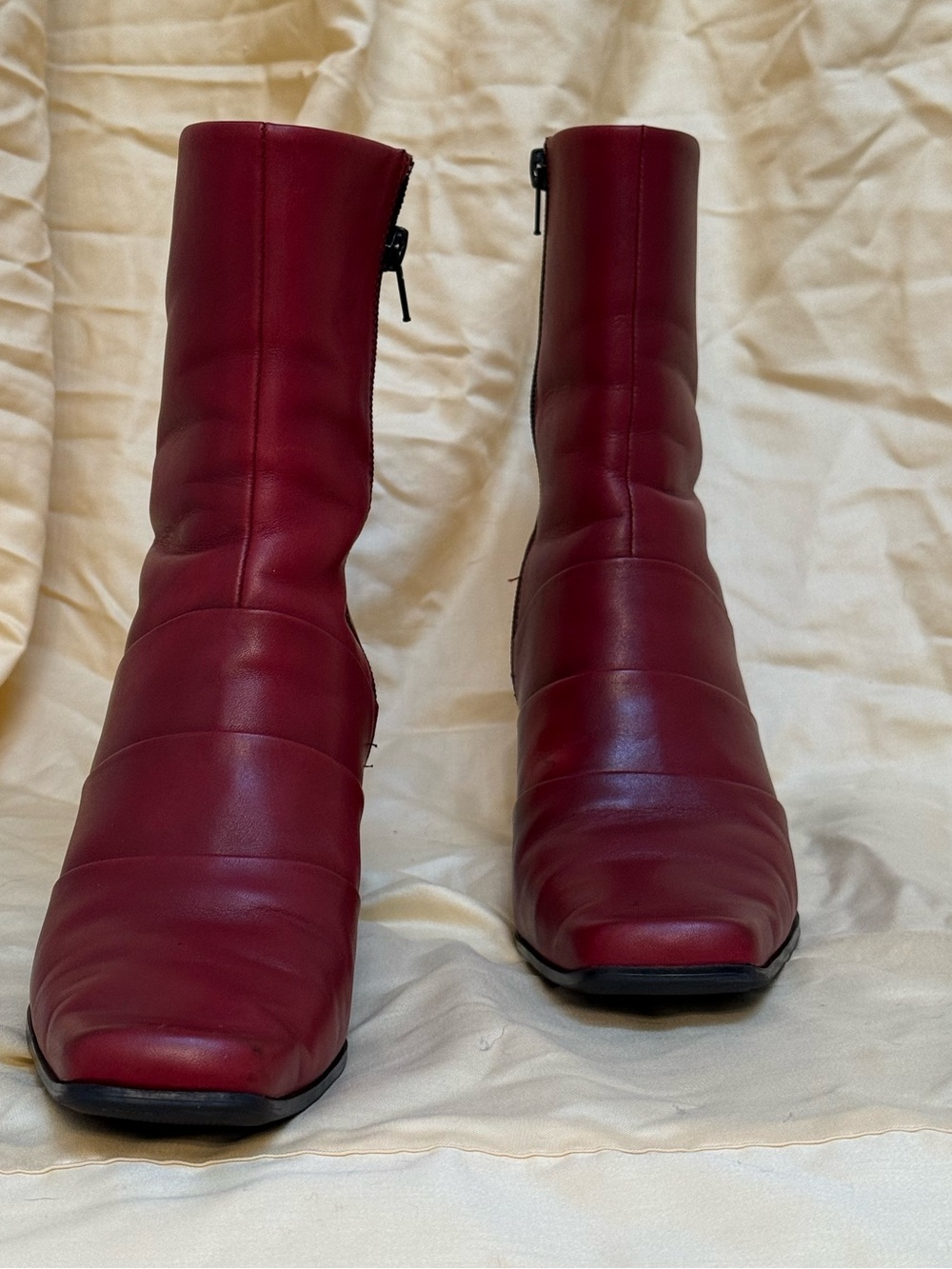 Liz Claiborne Women's Red Leather Mid-Calf Boots. Reheeled & reconditioned! - Picture 5 of 14